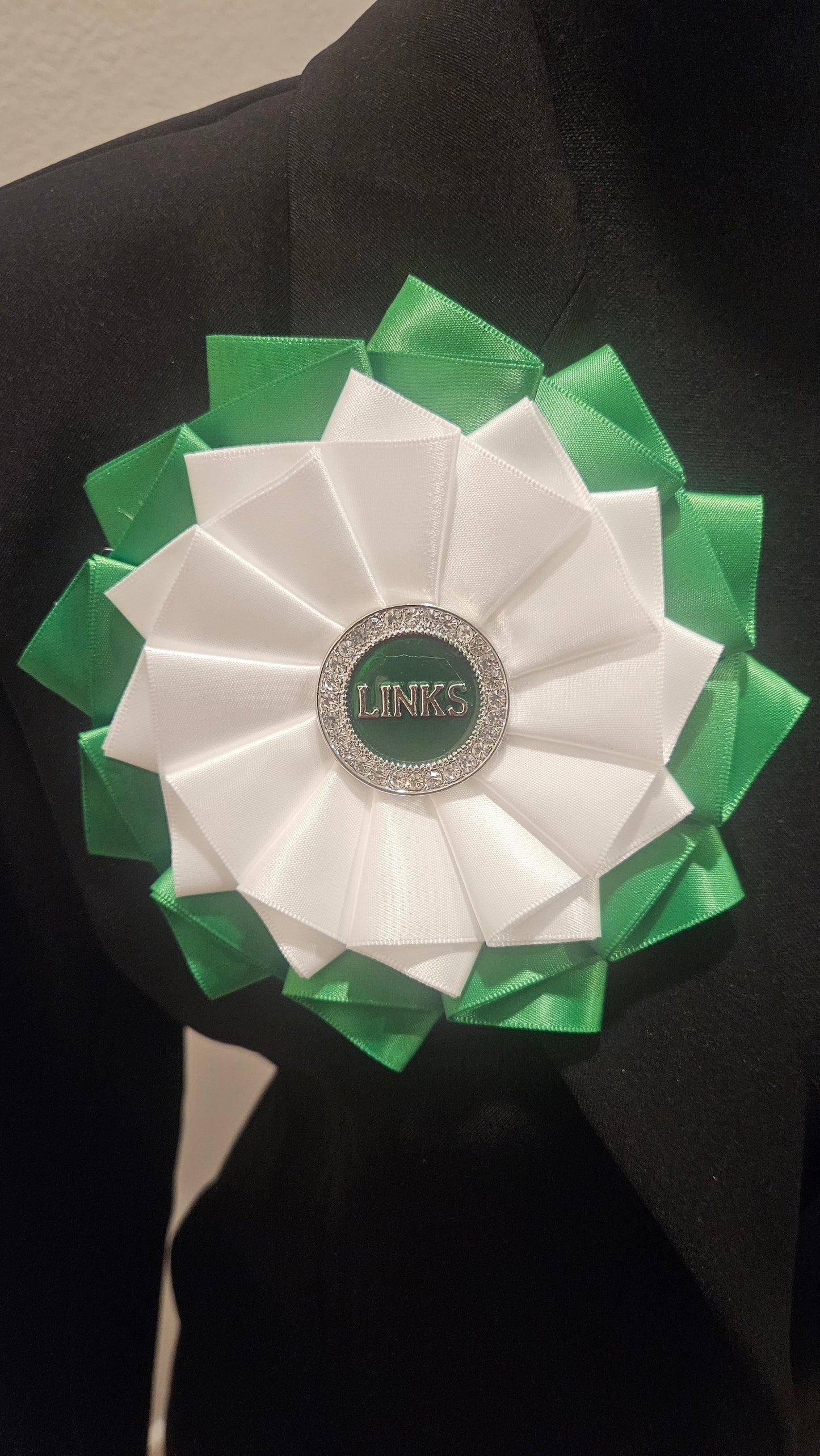 Links Flower Brooch - White