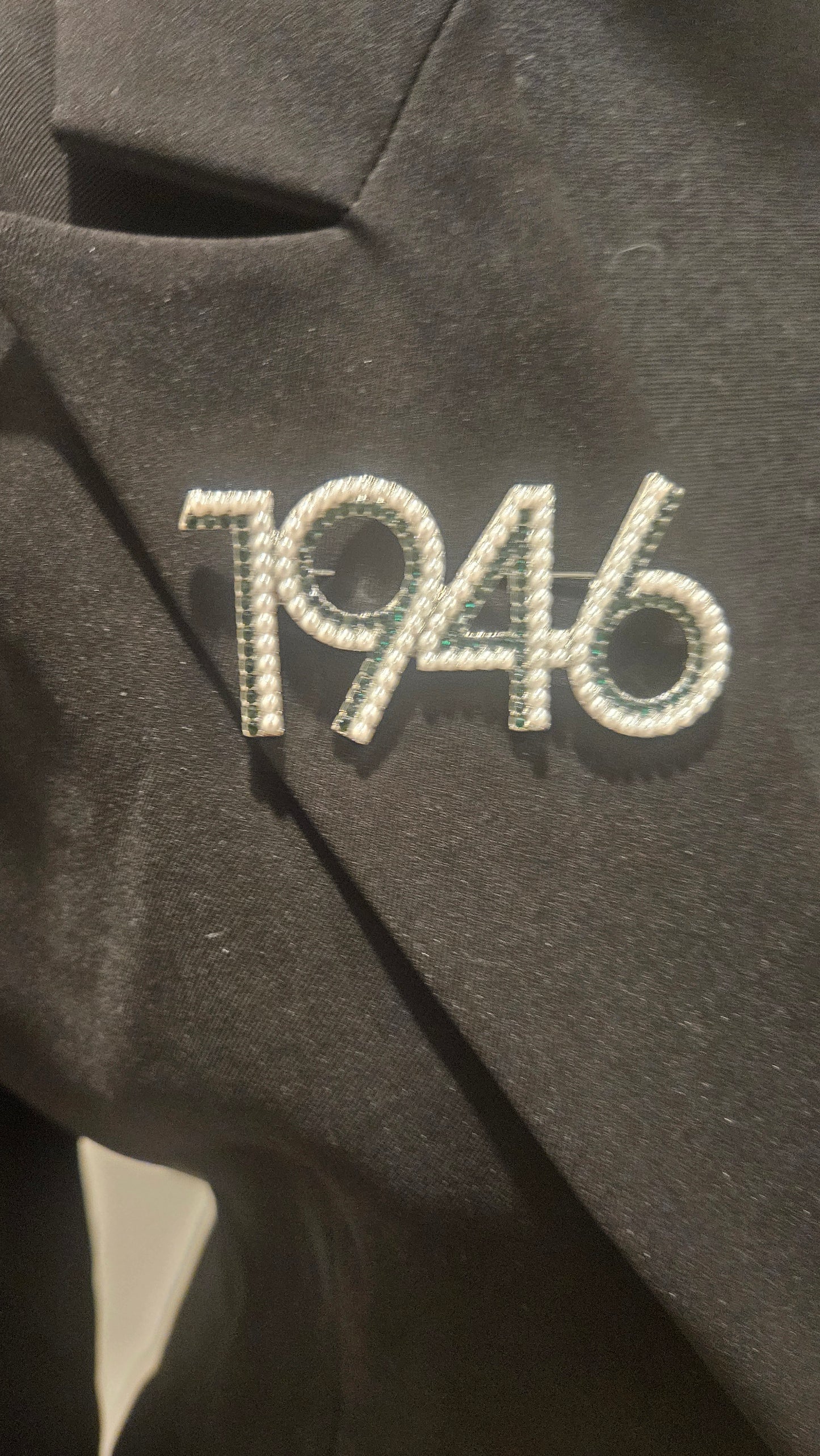 Links Lapel Pin with Green and Pearl Stone