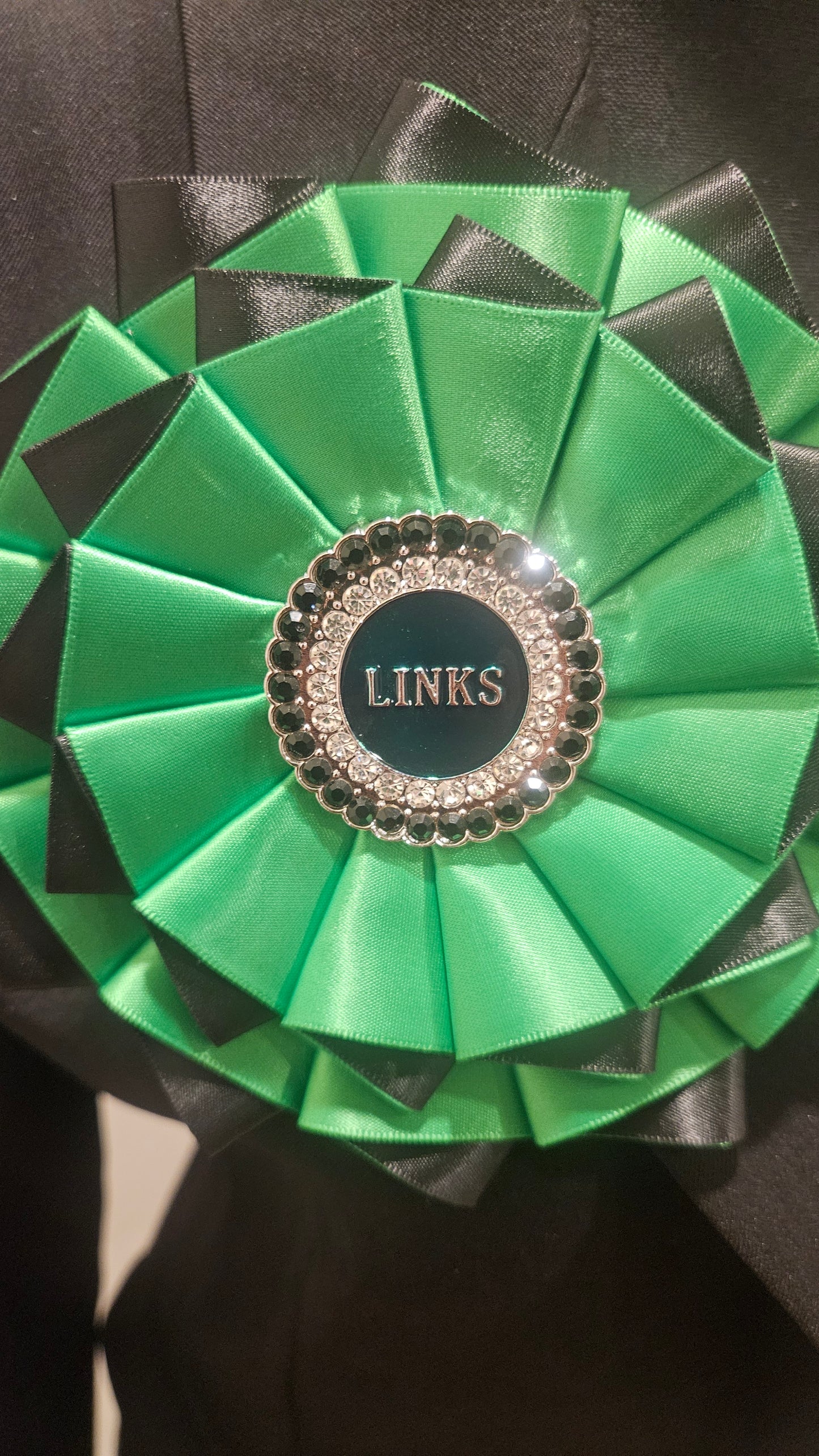 Links Flower Brooch - Black