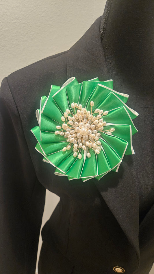 Links Flower Brooch with Pearls