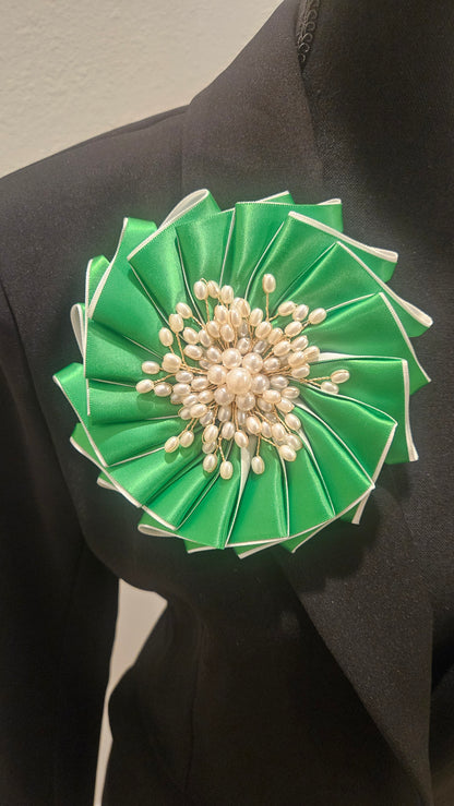 Links Flower Brooch with Pearls
